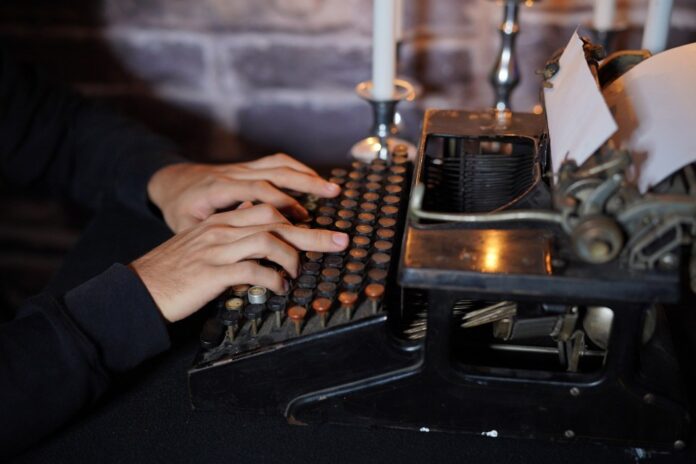Maszyna do pisania, kontakt, pisze, klawiatura