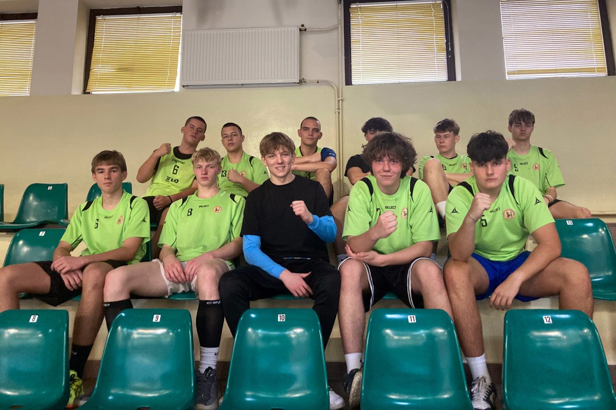 Dziewczyny z ZS nr 1 w Wieluniu z brązowym medalem mistrzostw w piłce manualnej